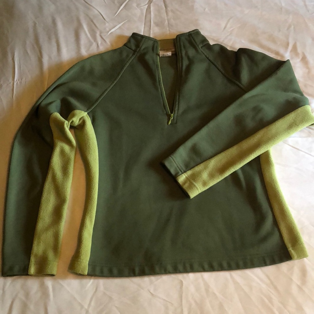 2 tone green fleece zip pullover.